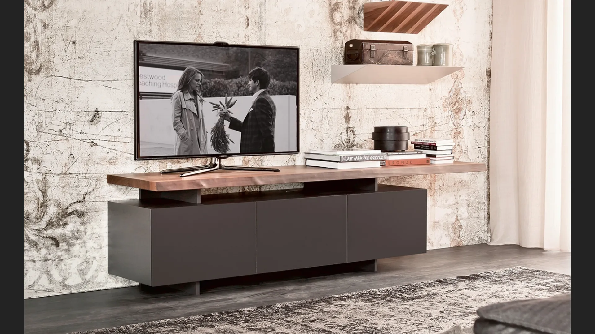 Mobile Porta Tv Seneca in laccato con top in legno di Cattelan Italia