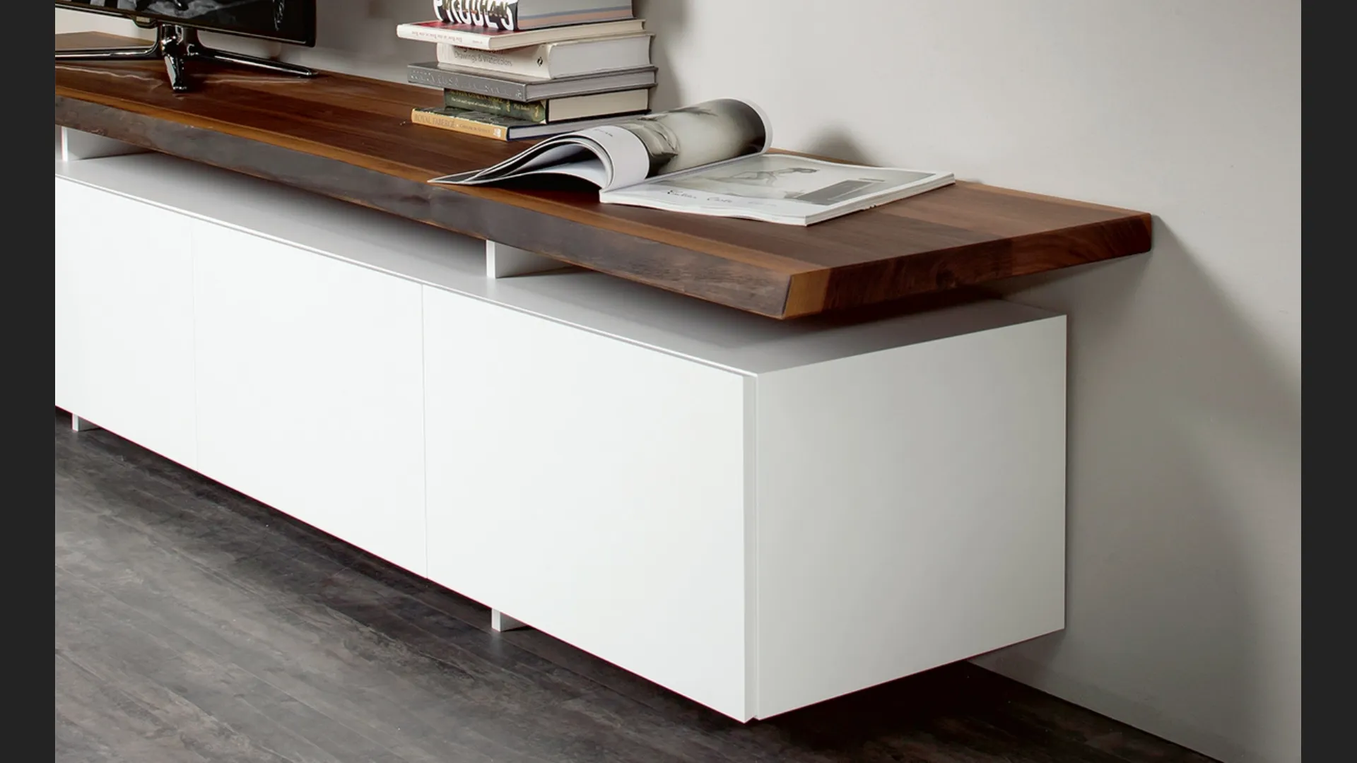 Mobile Porta Tv Seneca in laccato con top in legno di Cattelan Italia